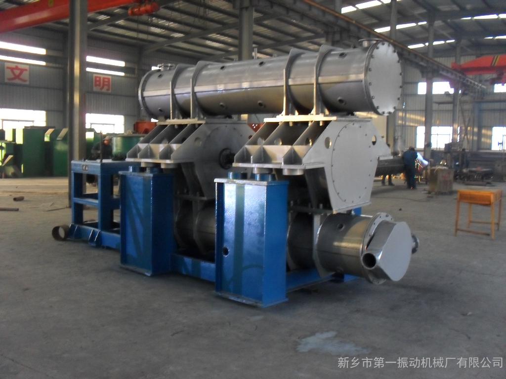 雙筒磨機(jī)實(shí)拍1